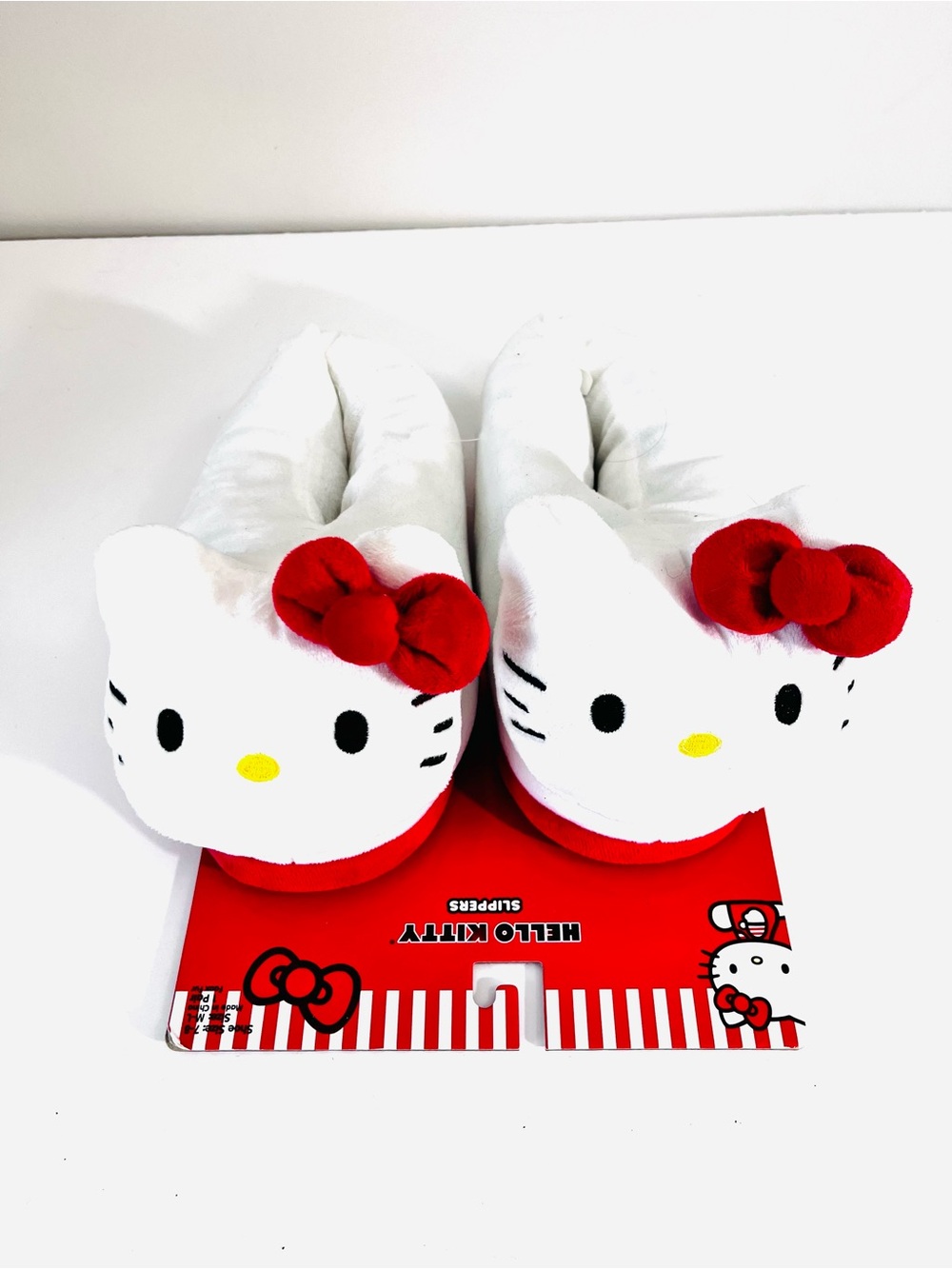 Sanrio Hello Kitty Plush Soft Red White House Slippers Cozy Kitty Face Women 7/8